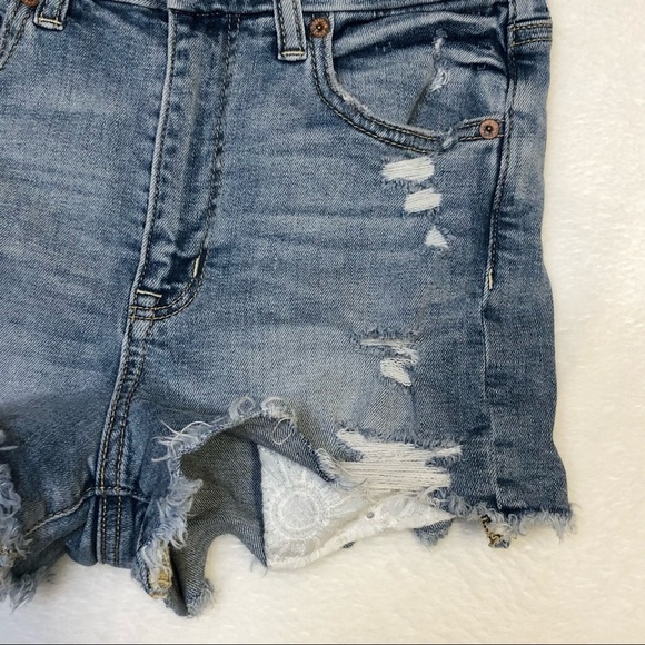 American Eagle Curvy Hi Rise Shortie Distressed Jean Shorts Women’s Size 2 - Picture 3 of 11